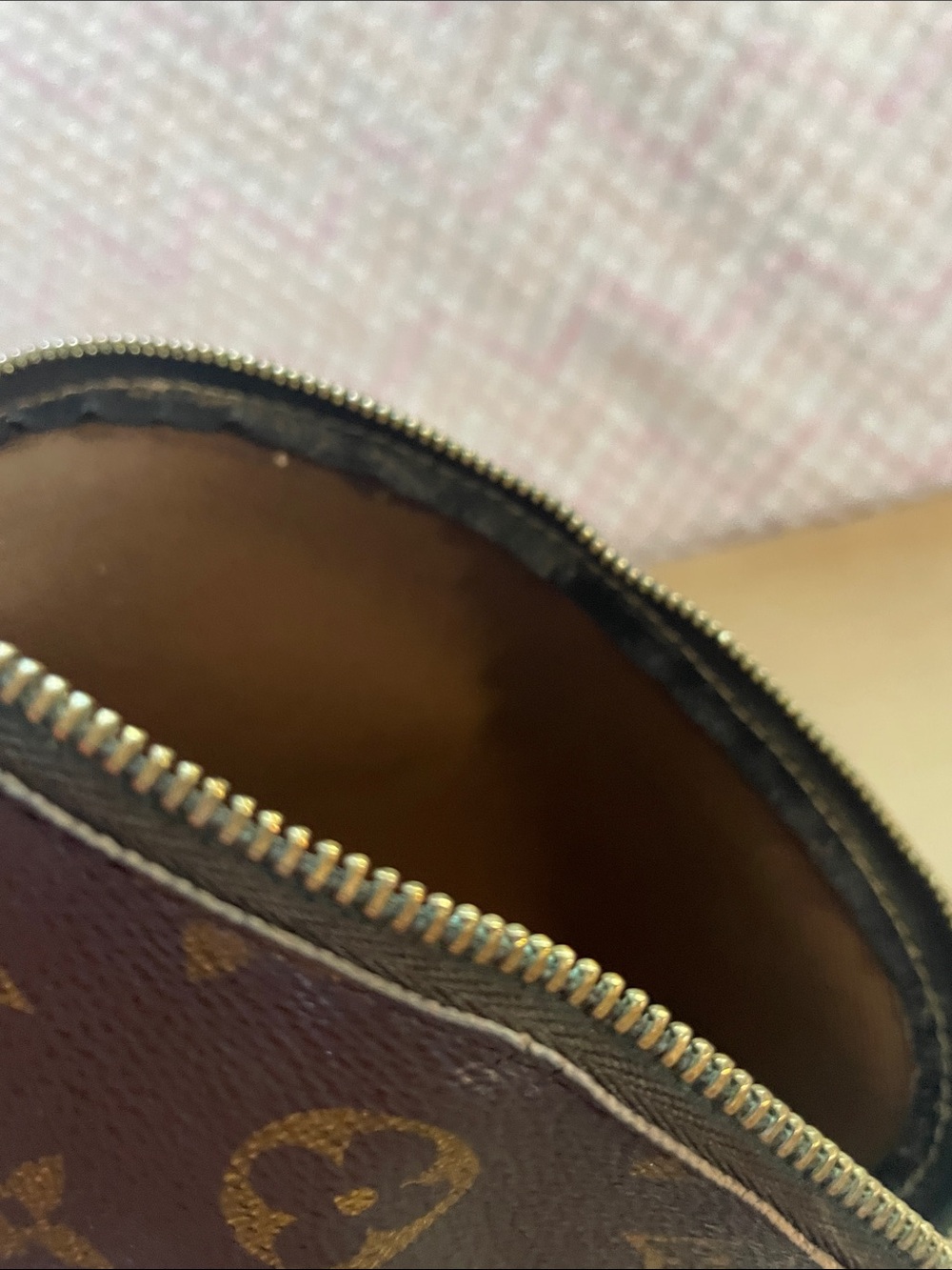 Louis Vuitton Pouch with COA - Picture 16 of 16